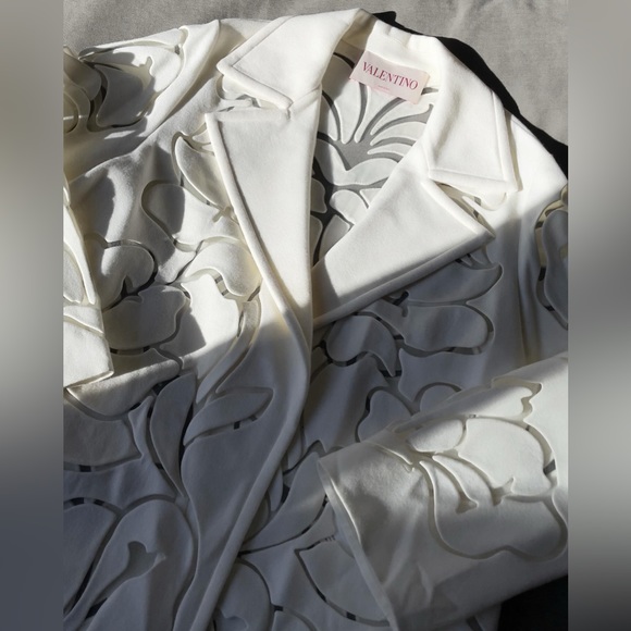 SOLD - VALENTINO Runway SS22 Floral Cutout Cashmere Coat NWT - Picture 7 of 12